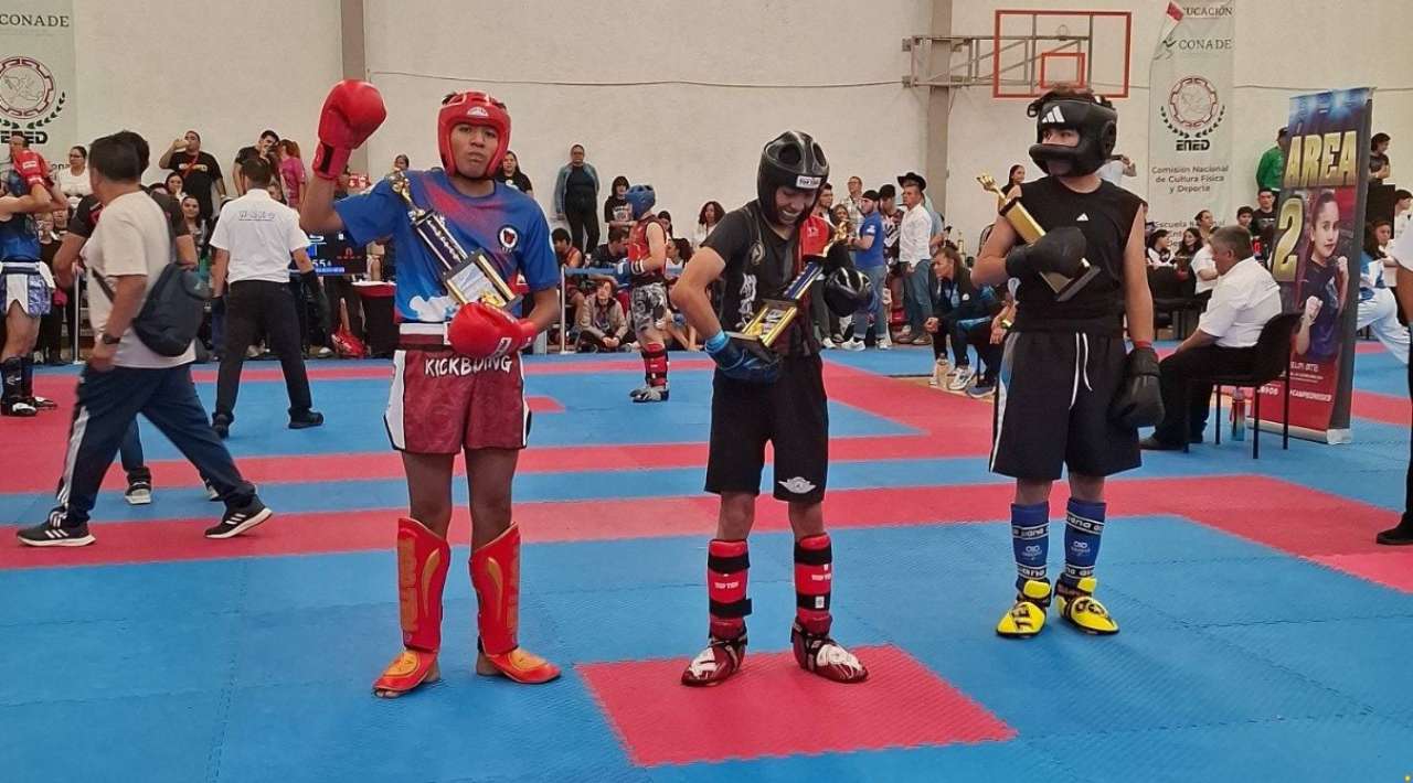 Deportistas morelenses destacan en el Campeonato Macroregional de Kickboxing 2025 en la Ciudad de México