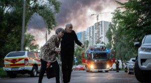 Kiev amanece entre explosiones tras uno de los ataques más intensos de Rusia