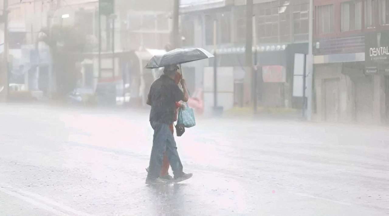 Se instala monzón en territorio nacional: pronostican lluvias intensas en el norte del país