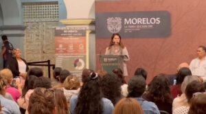 Gobernadora entrega créditos a mujeres y anuncia reducción en tasas de interés