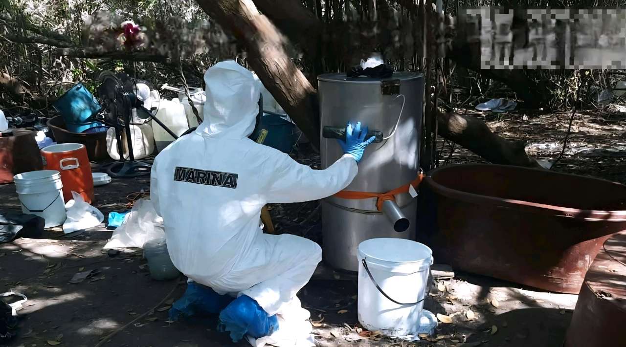 Semar decomisa casi 5 toneladas de metanfetamina en laboratorios clandestinos de Culiacán