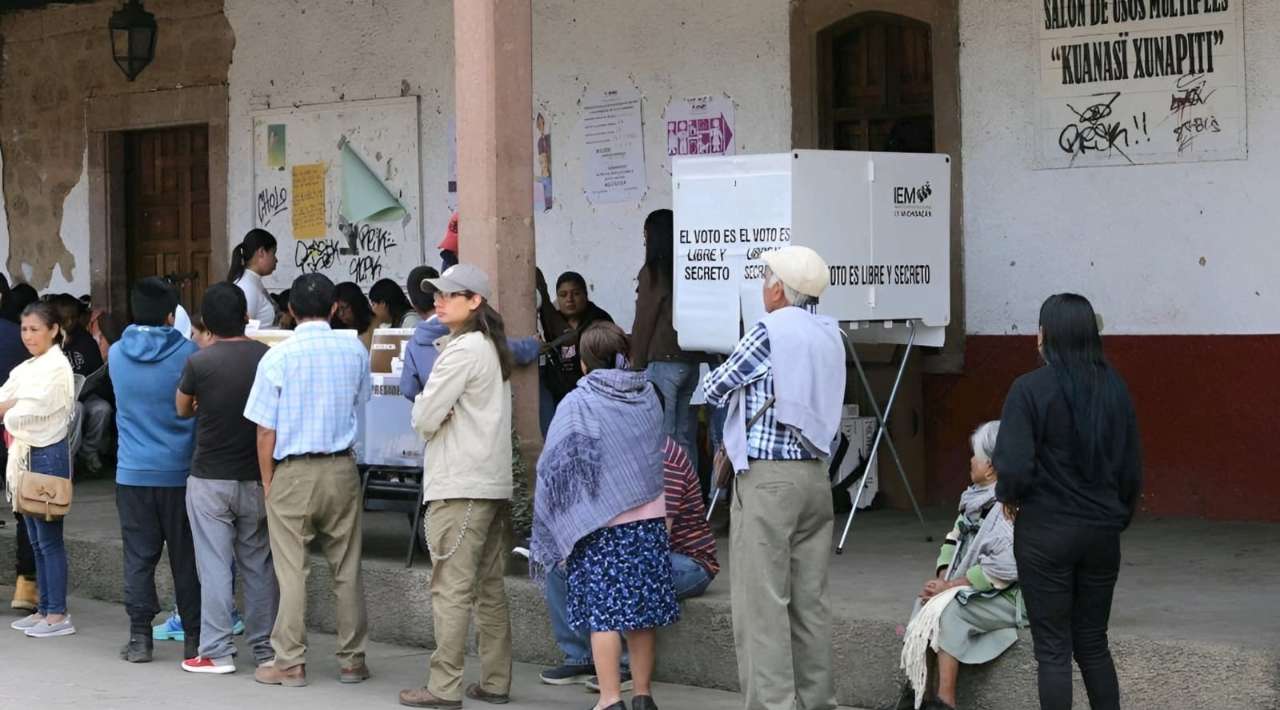 Sheinbaum prepara iniciativa de reforma electoral con recorte a plurinominales y gasto público