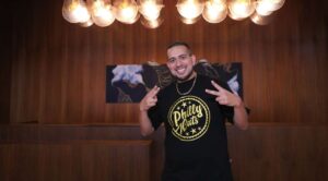 El Barbero de la Selección Mexicana: Un Profesional con Tijera en Mano