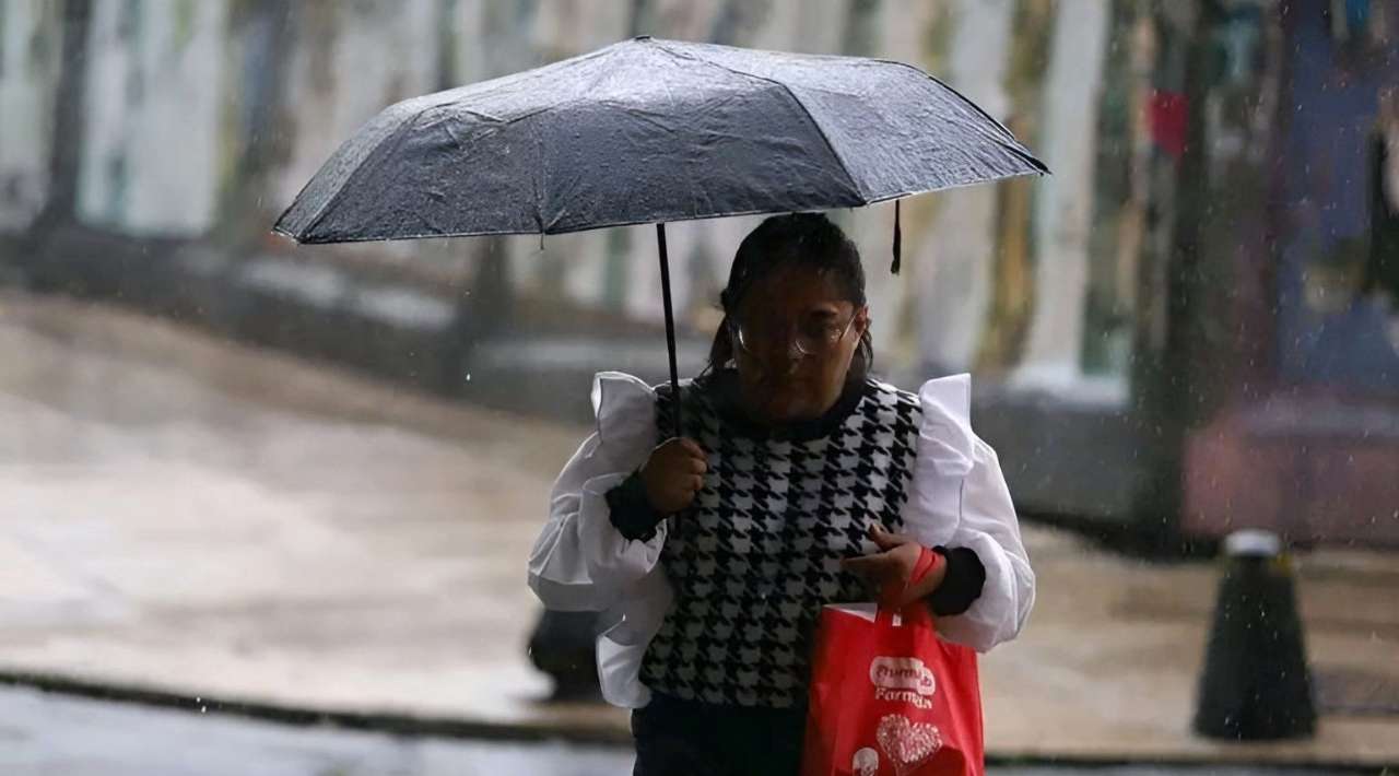 Activan Alerta Amarilla en CDMX por lluvias y granizo; 14 alcaldías bajo vigilancia