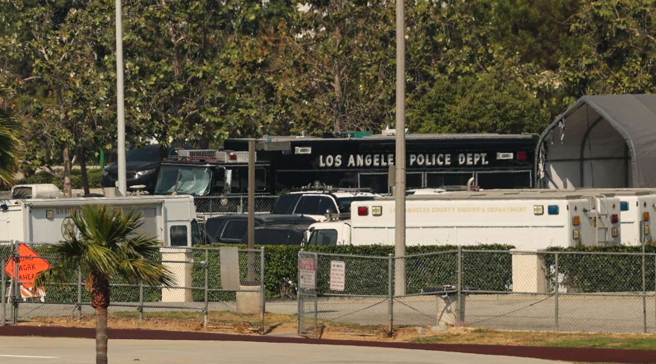 Explosión en instalación policial de Los Ángeles deja al menos tres muertos