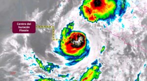 Huracán ‘Flossie’ se debilita a categoría 2 y se aleja del occidente de México