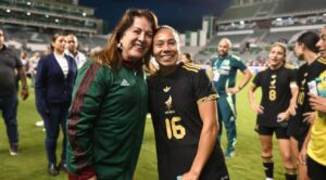 Gobernadora de Morelos Celebra el Triunfo de la Selección Femenil Mexicana en el Estadio Agustín “Coruco” Díaz