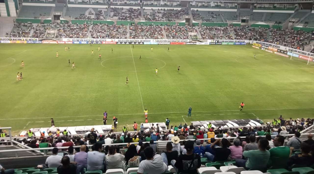 La Afición Morelense Apoya con Entusiasmo a la Selección Mexicana Femenil en el Estadio Agustín “Coruco” Díaz