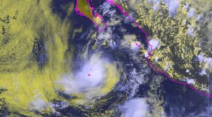 “Flossie” se debilita y se aleja de las costas mexicanas como tormenta tropical