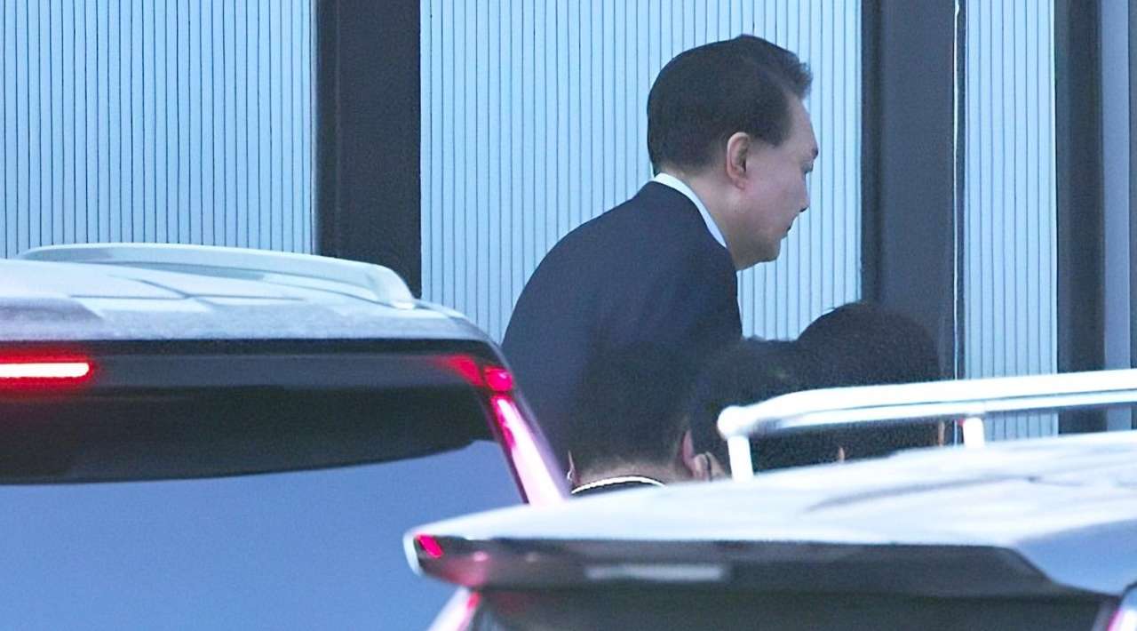 Detienen a expresidente de Corea del Sur, por intento de imponer ley marcial