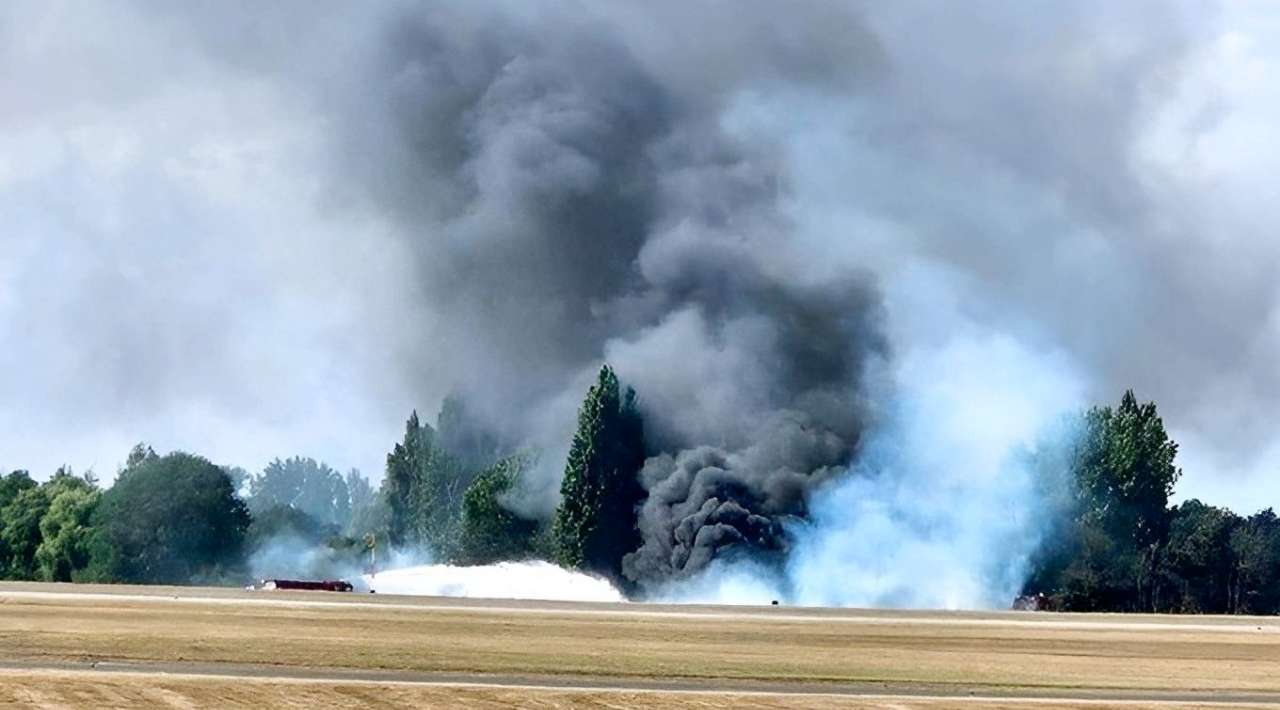 Avioneta se estrella en aeropuerto de Inglaterra