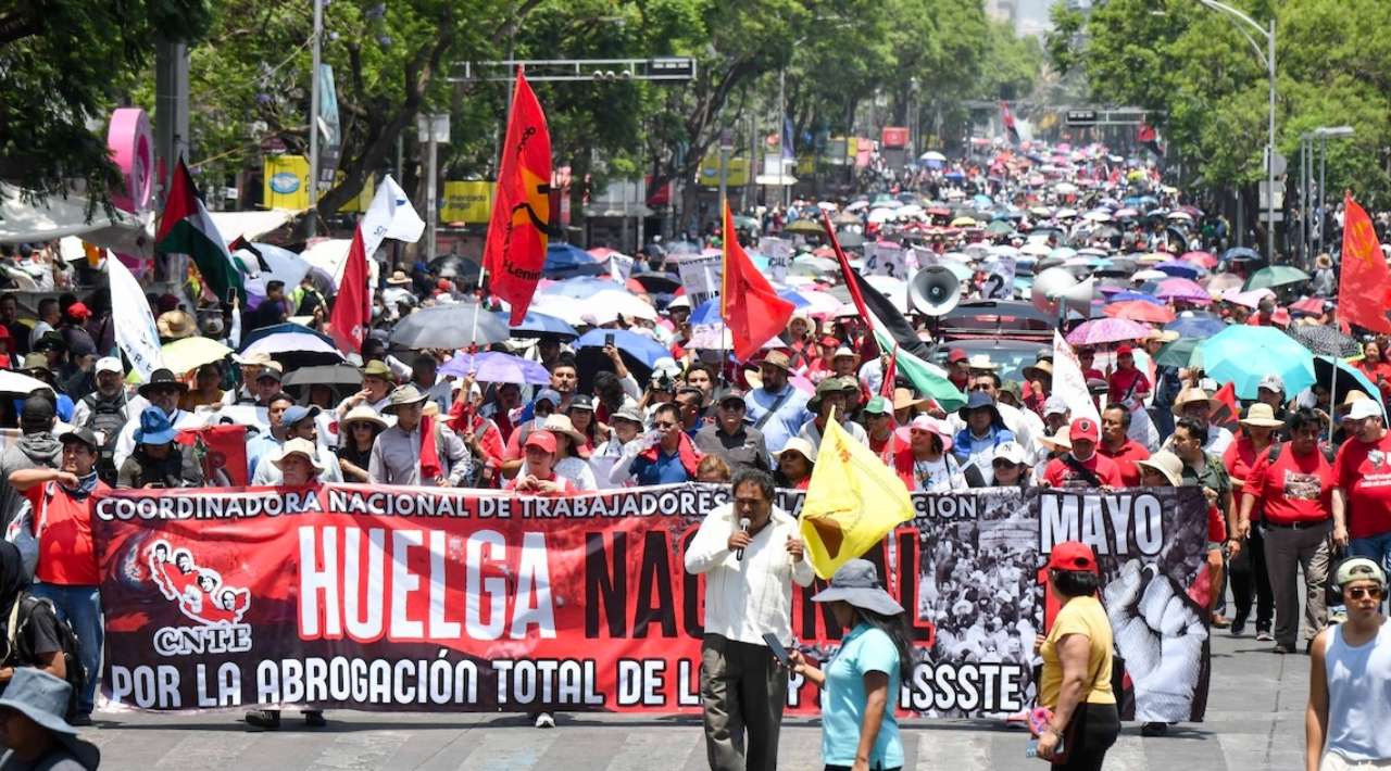 CNTE acuerda reintegro de pagos a maestros en huelga; serán depositados en agosto