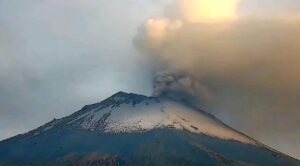 Alertan por posible caída de ceniza del Popocatépetl en siete alcaldías de la CDMX