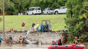 Texas reduce búsqueda de víctimas tras inundaciones; sólo tres siguen desaparecidas