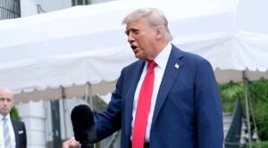 Trump extiende al 1 de agosto plazo para aplicación de aranceles globales