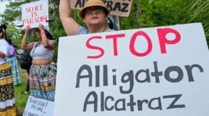 Organizaciones civiles exigen cierre inmediato de Alligator Alcatraz por condiciones “inhumanas”