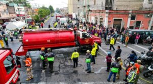 Controlan fuerte incendio en bodega de la colonia Morelos, CDMX