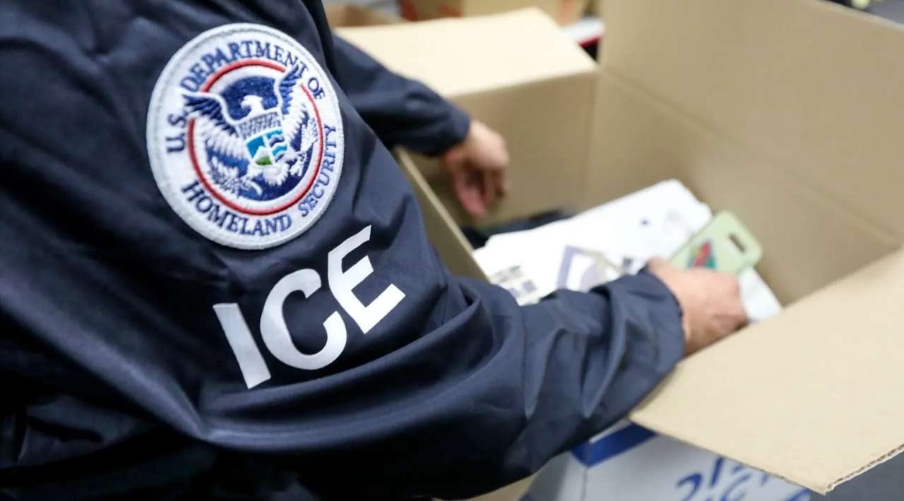 EEUU ordena colocar tobillera electrónica a más de 180 mil migrantes