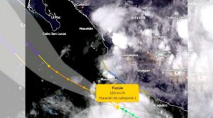 Huracán “Flossie” se intensificará hoy a categoría 2 advierte el SMN