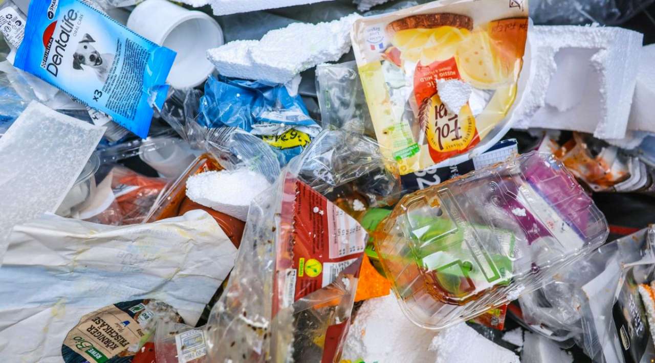 Fracasan negociaciones para un tratado global contra la contaminación por plásticos