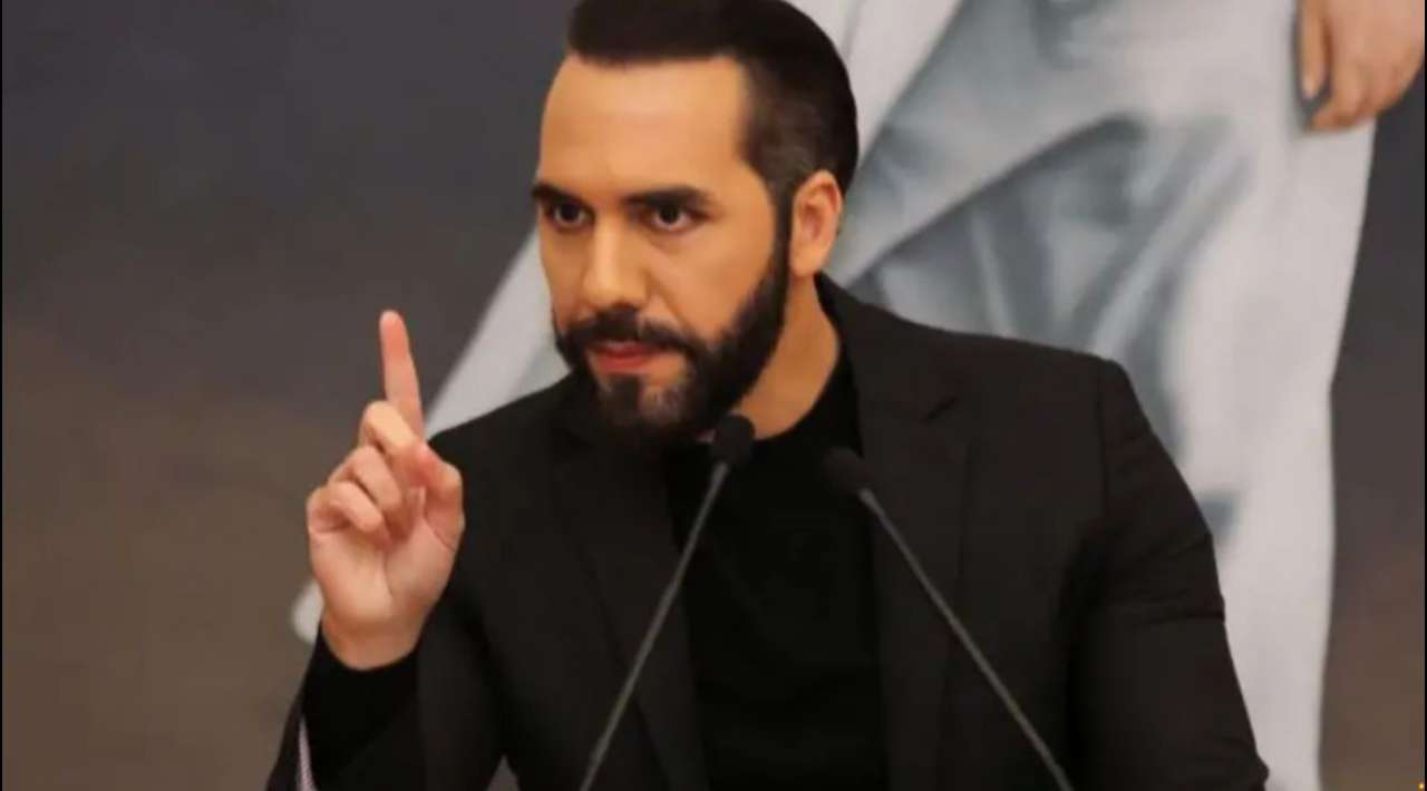 El Salvador autoriza la reelección presidencial indefinida y amplía los mandatos a 6 años.