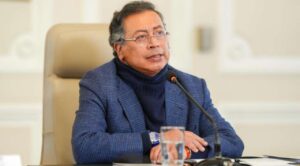 Petro despliega 25 mil militares en la frontera con Venezuela
