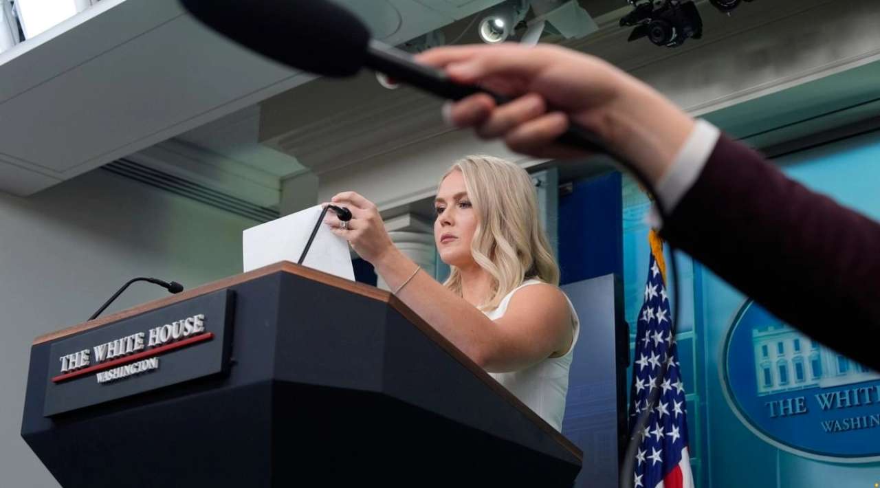 EE.UU. redobla esfuerzos antidrogas, despliega buques militares hacia Venezuela