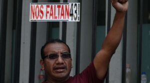 Abogado de los 43 normalistas de Ayotzinapa deja representación