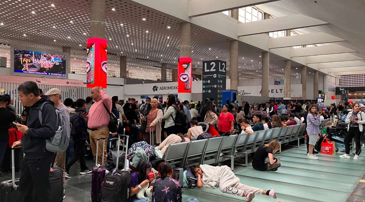 Más de 34 mil pasajeros afectados por retrasos y cancelaciones en el AICM