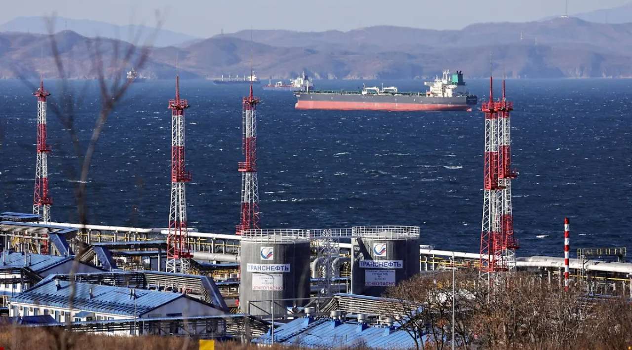 Escasez de gasolina en Rusia tras ataques ucranios a refinerías