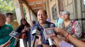 Maestros del programa de inglés en primarias exigen regularización laboral; piden audiencia con la gobernadora