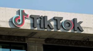 TikTok despide a cientos en Reino Unido y apuesta por IA