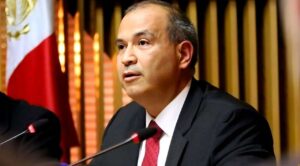 Detienen en EU a ex director de Pemex Carlos Treviño; será juzgado en México por corrupción