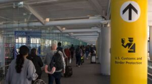 Proyecto en EU plantea que solicitantes de visas paguen fianzas de hasta 15 mil dólares