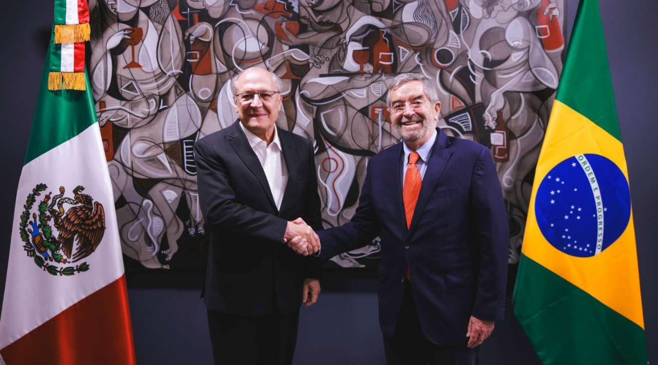 Llega delegación brasileña a México