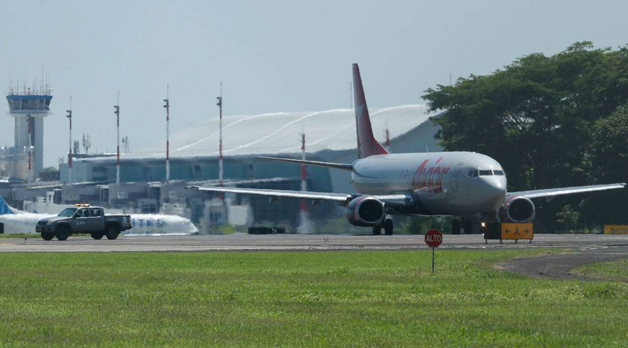 Venezuela recibe a 372 migrantes repatriados desde México y Bolivia