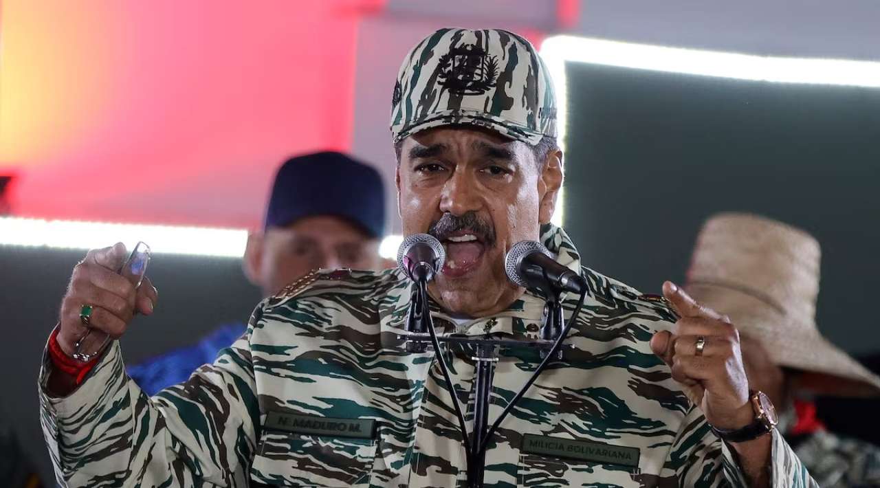 Maduro moviliza 4.5 millones de militares tras recompensa de EE.UU. para su captura