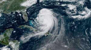 Huracán ‘Erin’ se fortalece y amenaza Bahamas y Carolina del Norte