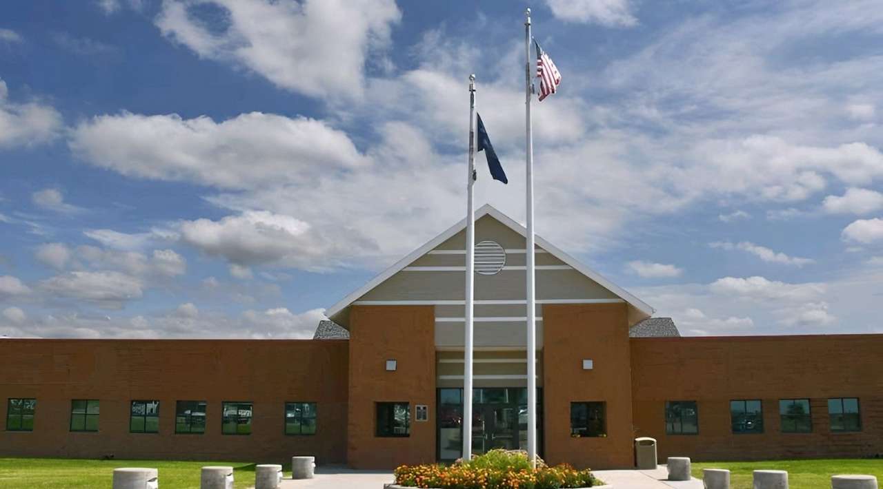 ICE abre nueva prisión para migrantes en Nebraska