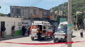 Chofer de ruta 20 provoca accidente tras jugar “carreritas” con pipa; hay 8 lesionados