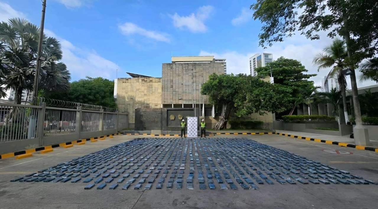 Colombia asegura cocaína del CJNG por 14 mdd con destino al Edomex