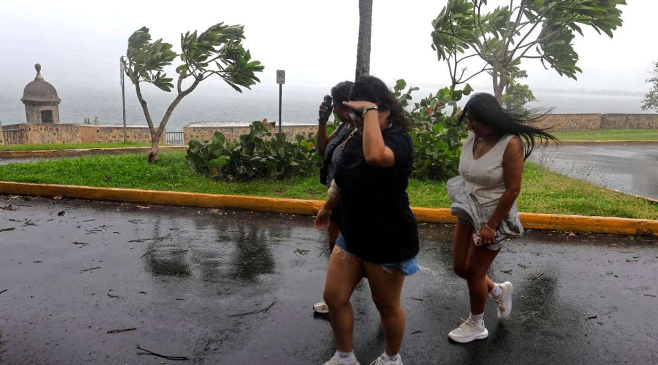 EE.UU. ordena evacuaciones en islas de Carolina del Norte por huracán ‘Erin’