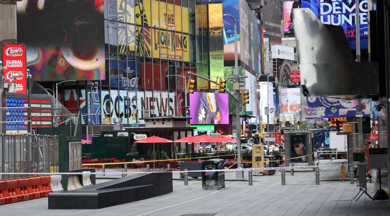 Policía de Nueva York desalojó la zona de Times Square por una amenaza de bomba