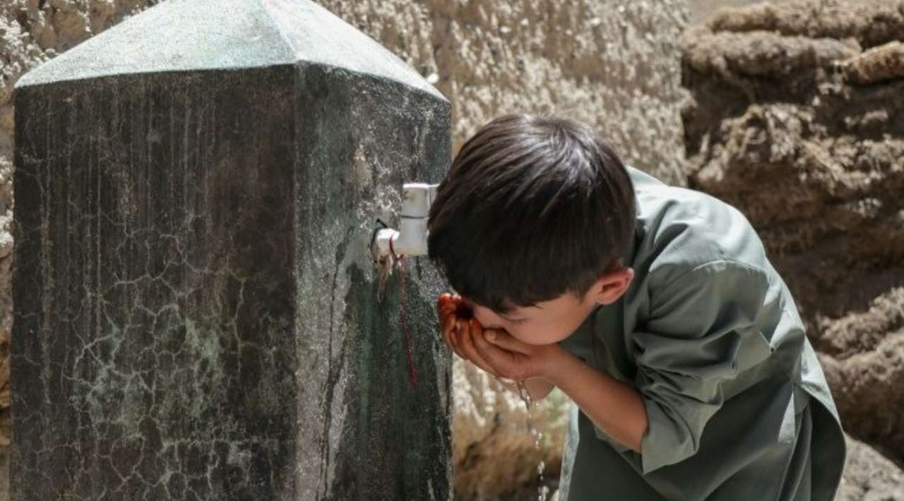Más de 2 mil millones de personas carecen de agua potable: ONU