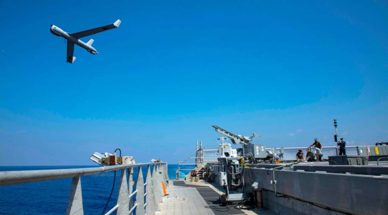 EE.UU. despliega buques y ofrece 50 millones de dólares por Maduro