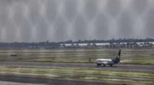 AICM alerta por posibles retrasos en vuelos ante lluvias en la capital