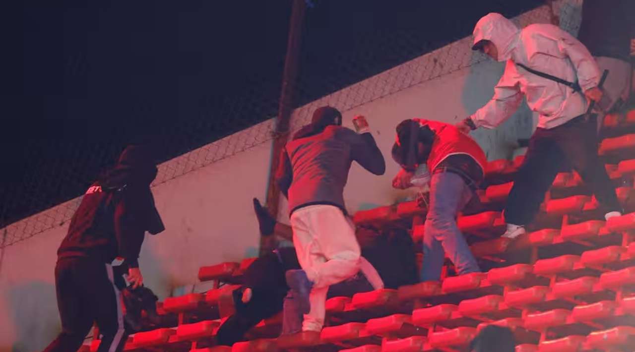 Más de 100 detenidos tras disturbios en partido de la Copa Sudamericana