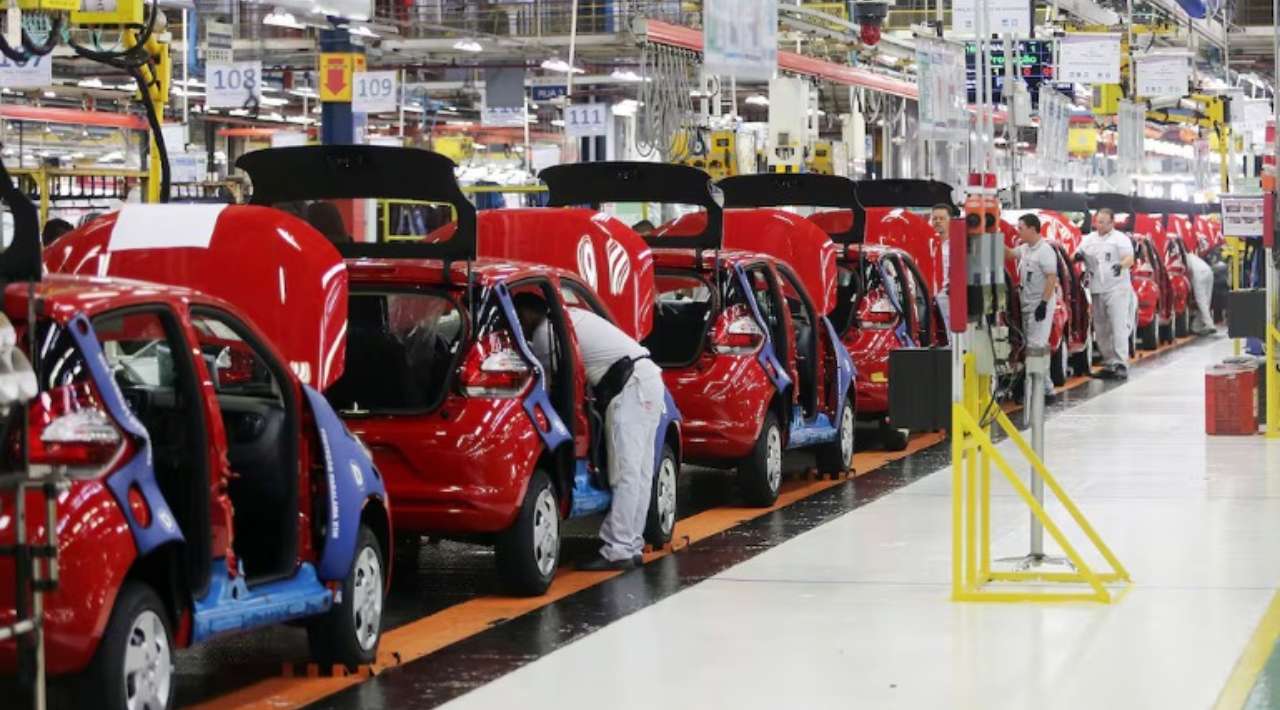 EE.UU. aplicará arancel de 15% a autos y farmacéuticos europeos