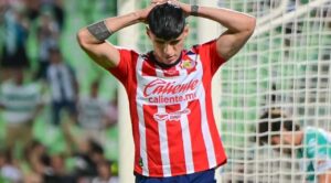 Sequía goleadora persigue al ‘9’ de Chivas