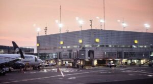 AICM reanuda operaciones tras tormenta que afectó 104 vuelos